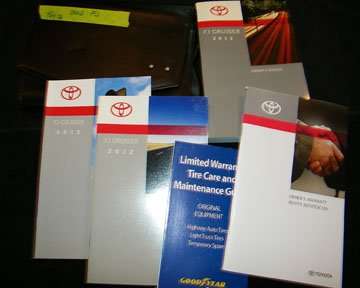 2012 Toyota FJ Cruiser Owner's Manual Set 2012 Toyota FJ Cruiser Owner's Manual Set