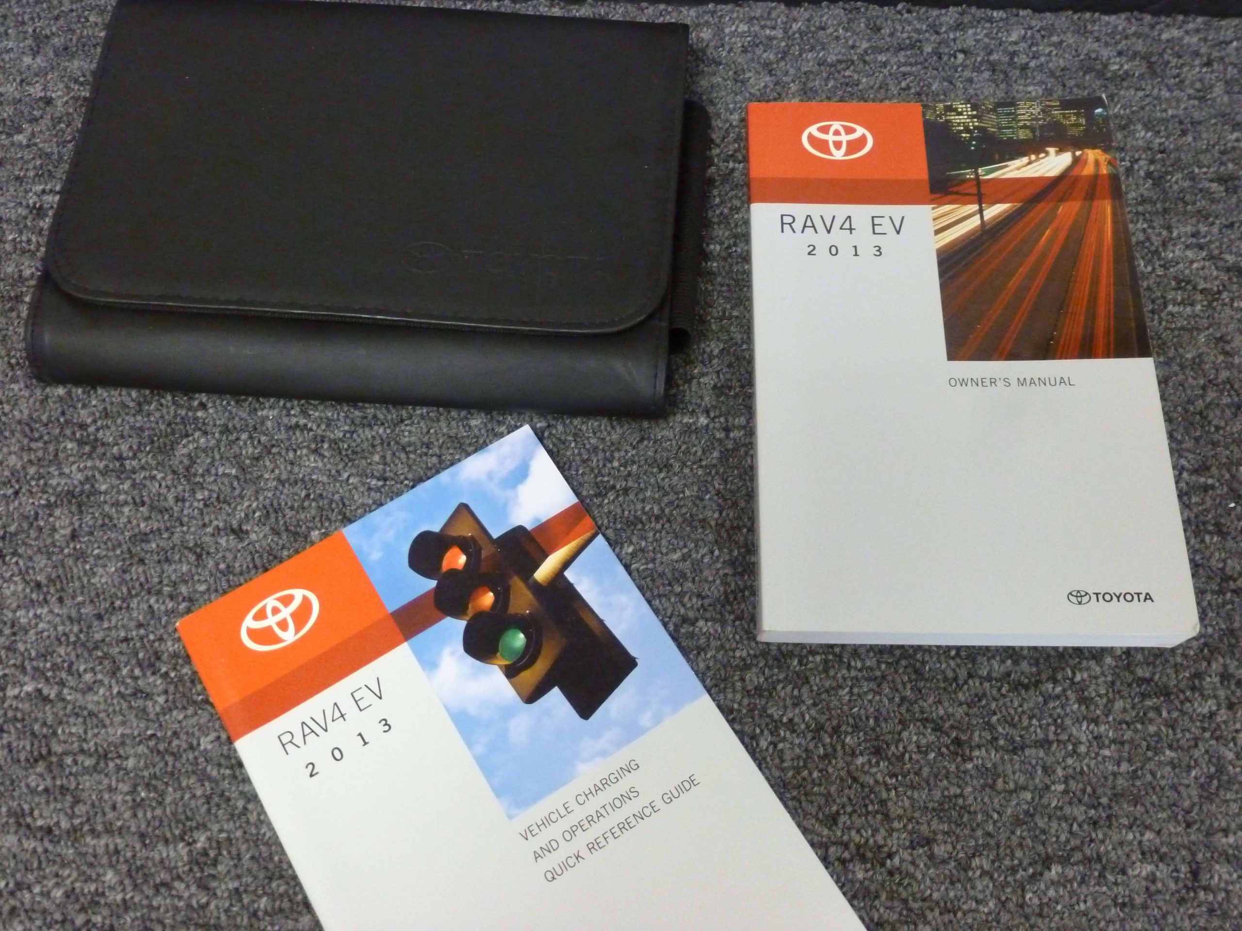 2013 Toyota Rav4 EV Owner's Manual Set 2013 Toyota Rav4 EV Owner's Manual Set